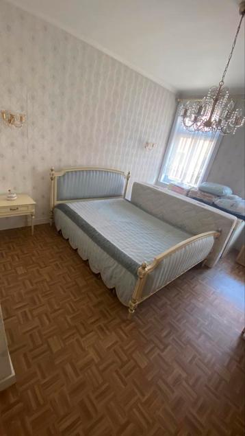 Antiek vintage retro uitgewerkt bed met 2 nachtkastjes, Huis en Inrichting, Slaapkamer | Bedden, Ophalen