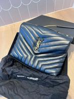Yves Saint Laurent Loulou, Handtassen en Accessoires, Tassen | Damestassen, Ophalen, Zo goed als nieuw, Zwart, Handtas