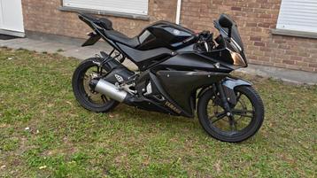 Motocyclette Monster 125cc Yamaha YZFR, Particulier