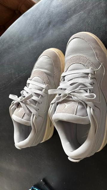 Nike Air sneackers maat 39 beschikbaar voor biedingen