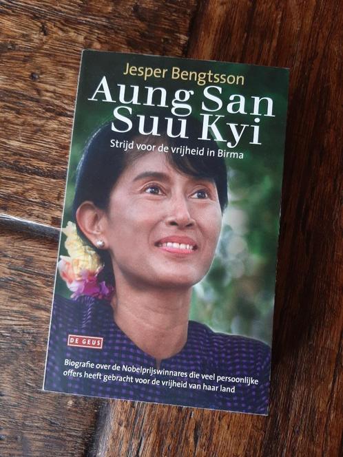 Aung San Suu Kyi - Strijd voor de vrijheid in Birma, Boeken, Biografieën, Zo goed als nieuw, Ophalen of Verzenden