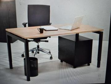 nieuw verstelbaar bureau  beschikbaar voor biedingen