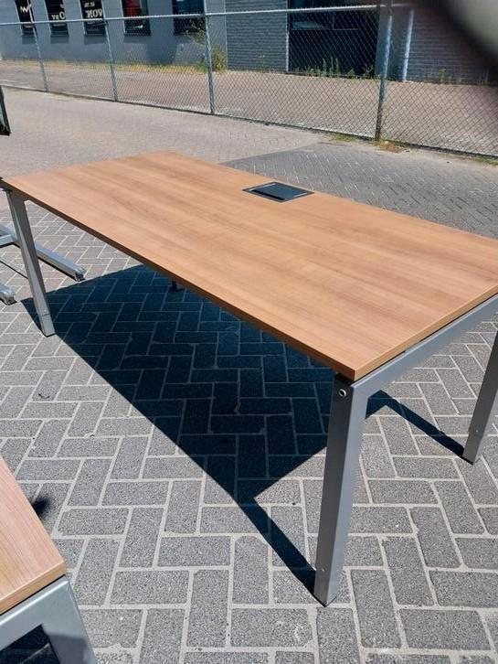 Mooie bureaus en bureautafels, Zakelijke goederen, Horeca | Meubilair en Inrichting, Ophalen