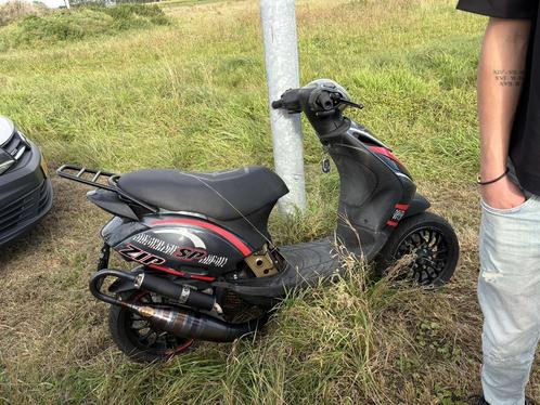 Gezocht a klasse 180er, Fietsen en Brommers, Scooters | Piaggio, Zo goed als nieuw, Zip, Ophalen of Verzenden