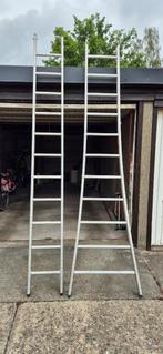 tweedelige ladder totale lengte 5 m, Doe-het-zelf en Bouw, Ladders en Trappen, Ophalen, Zo goed als nieuw, Ladder, 4 meter of meer