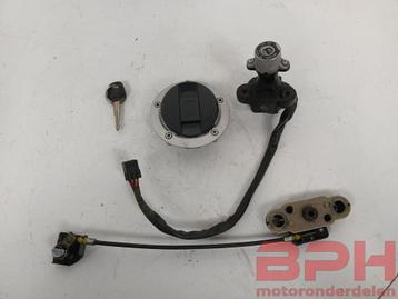 Slotenset Suzuki GSX-R 600 750 K4 - K5 2004 t/m 2005 contact beschikbaar voor biedingen