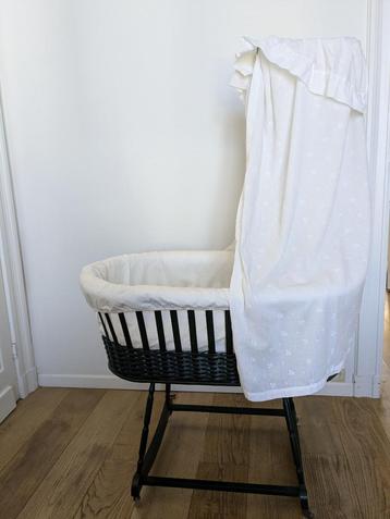 Vintage wieg beschikbaar voor biedingen