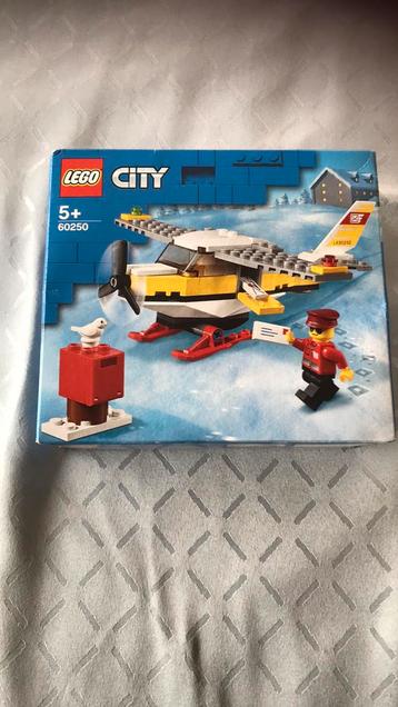 Lego City - 60250 - postvliegtuig 