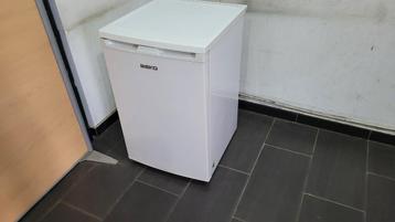 Beko koelkast met een klein vriesvak, afmetingen 55cm 85cm  beschikbaar voor biedingen