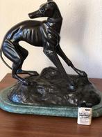 bronzen sculptuur whippet hond windhond greyhound op groen m, Antiek en Kunst, Ophalen of Verzenden