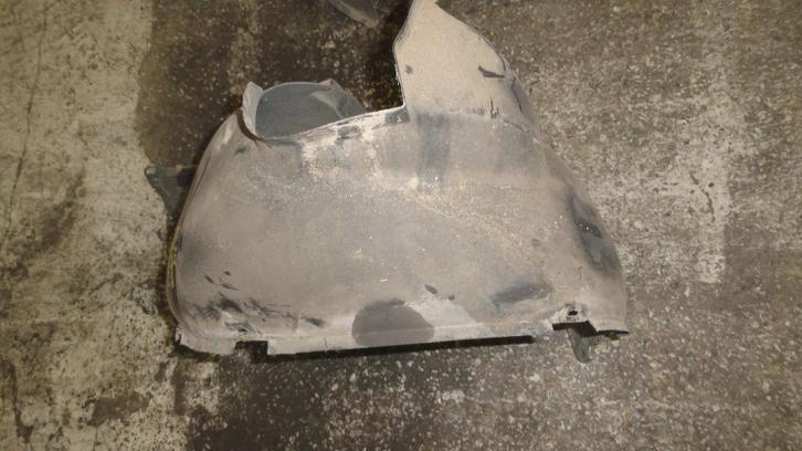 A vendre passage de roue avant gauche Skoda 2003 à 2008, Auto-onderdelen, Carrosserie, Spatbord, Skoda, Voor, Links, Gebruikt