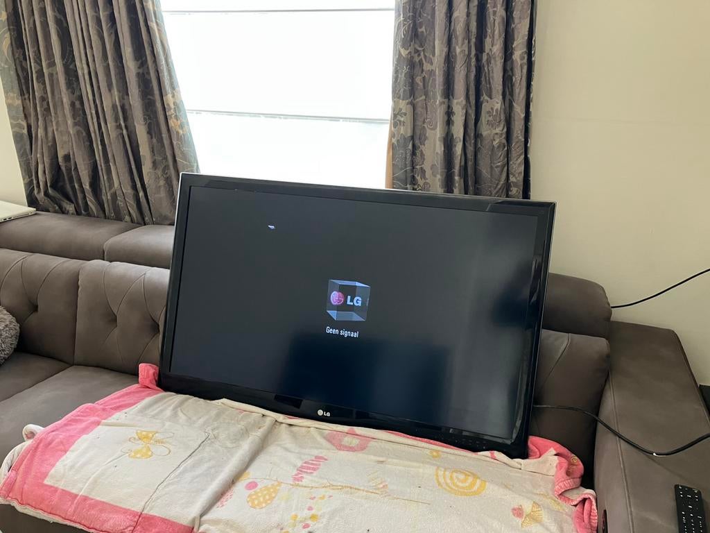 LG 47LE5300  47 inch internet tv, Ophalen, Zo goed als nieuw, LG