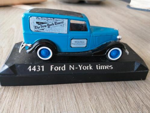 Ford uiter jaren 30 vorige eeuw met reclame op van de New Yo, Hobby en Vrije tijd, Modelauto's | 1:43, Zo goed als nieuw, Ophalen of Verzenden