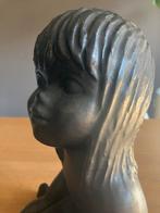 Keramieken beeld van Emiel Laskaris, Enlèvement