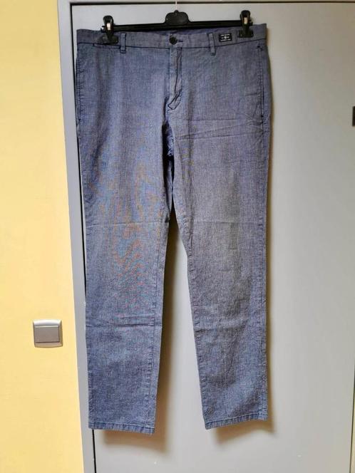 Broek maat 38/34 - TOMMY HILFIGER, Kleding | Heren, Broeken en Pantalons, Zo goed als nieuw, Blauw, Ophalen of Verzenden