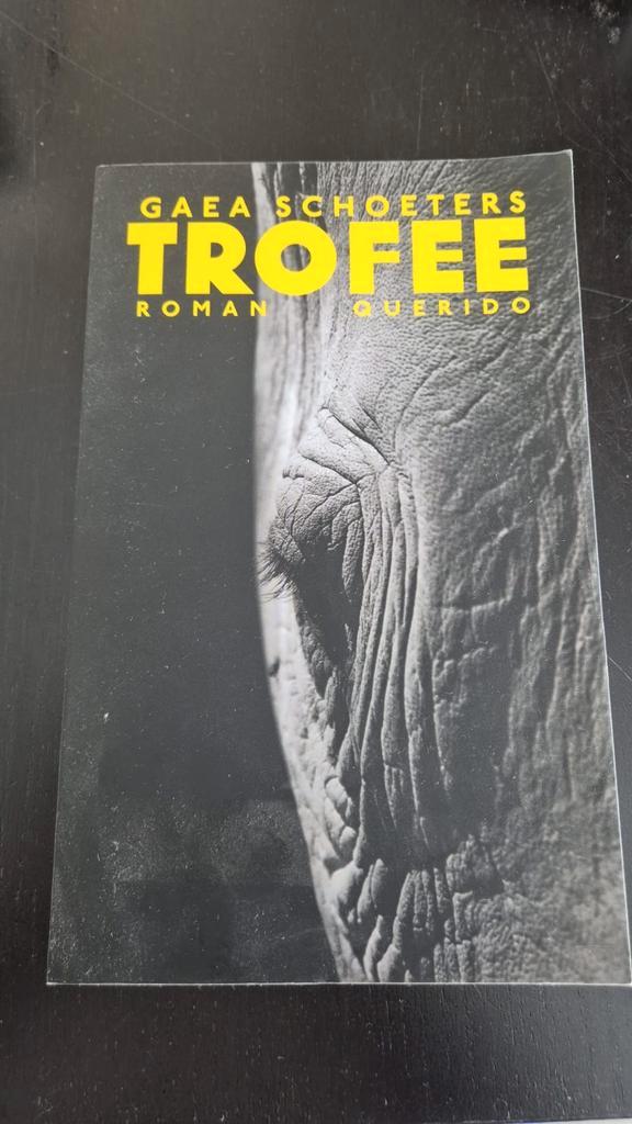 Gaea Schoeters - Trofee, Boeken, Literatuur, Zo goed als nieuw, Ophalen