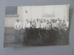 oude foto postkaart groep fietsers 1920,s, Enlèvement ou Envoi, Avant 1940, Photo, Comme neuf