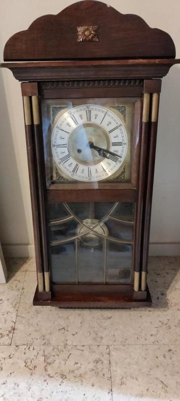 Hangklok antiek beschikbaar voor biedingen