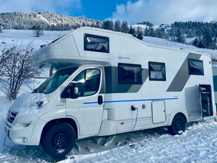 Sun Living A75SL 2021 – 140 pk diesel – 5 slaappl – topstaat, Caravans en Kamperen, Mobilhomes, Particulier, tot en met 5, Alkoof