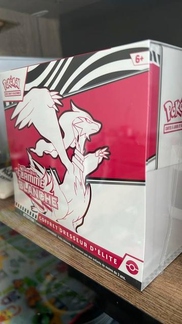 Etb pokemon ev10.5 Flamme blanche scellage 10/10 beschikbaar voor biedingen