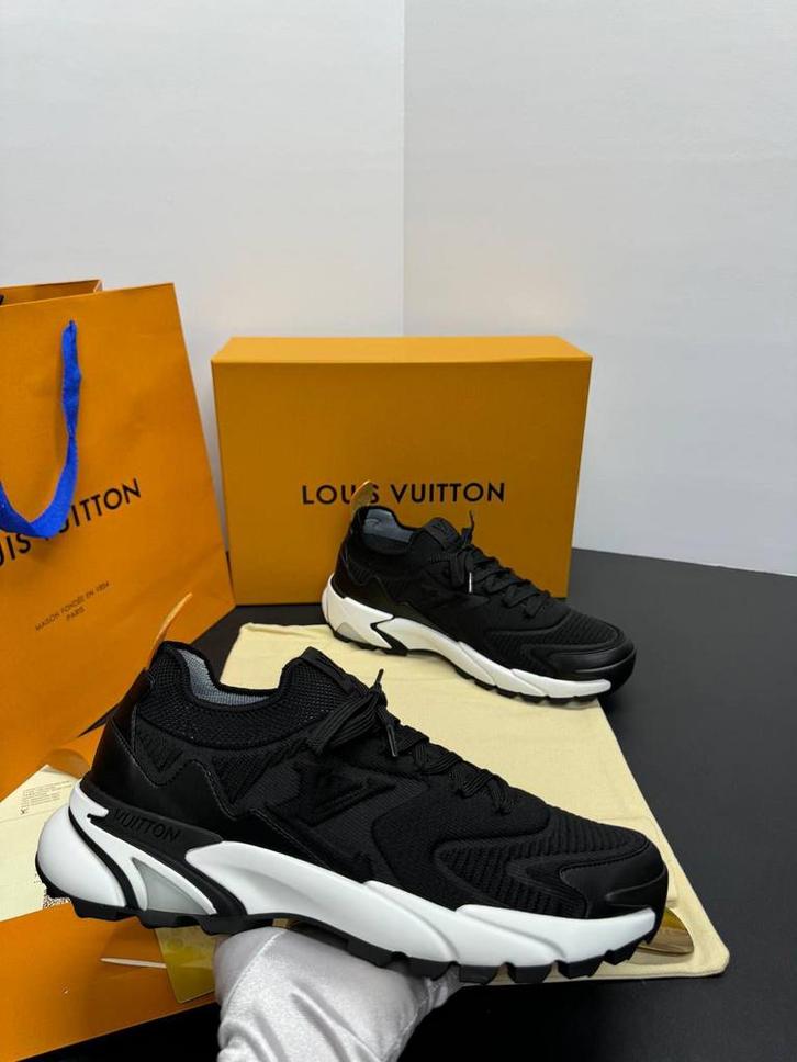 Lv tatic sneakers 40-46, Vêtements | Hommes, Chaussures, Baskets, Enlèvement