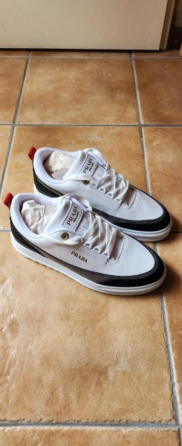 Gloednieuw witte prada schoenen maat 40 beschikbaar voor biedingen