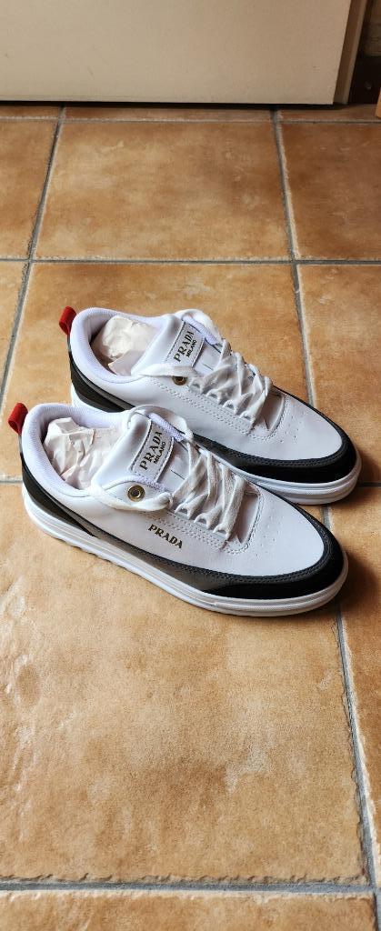 Gloednieuw witte prada schoenen maat 40, Kleding | Dames, Schoenen, Nieuw, Sneakers, Wit, Ophalen of Verzenden