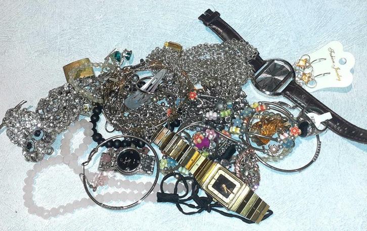 lot juwelen 3, Handtassen en Accessoires, Antieke sieraden, Overige typen, Zilver, Met edelsteen, Verzenden