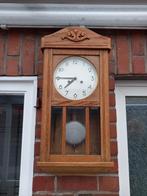 Oude wandklok, Enlèvement