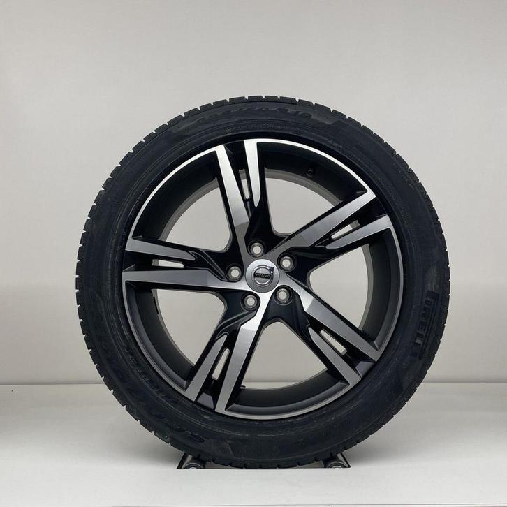 Volvo NIEUWE  19 inch R-design velgen + winterbanden XC40 V9, Auto-onderdelen, Banden en Velgen, Banden en Velgen, Winterbanden