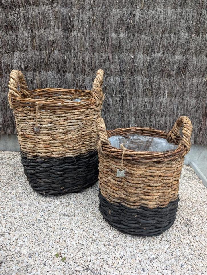 Verschillende rieten manden, Huis en Inrichting, Woonaccessoires | Schalen en Manden, Zo goed als nieuw, Mand, Rond, Riet, Ophalen of Verzenden