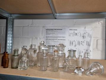 16 bouteilles verre ancien avec et sans bouchons 