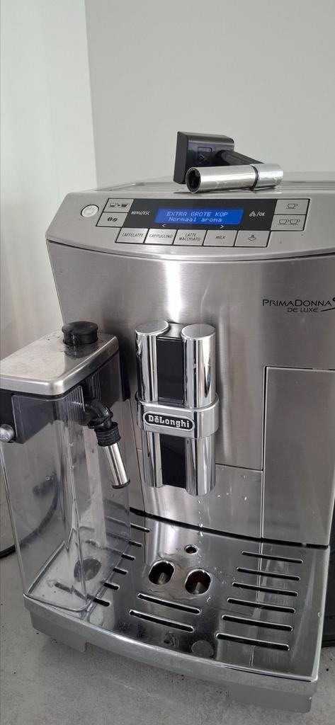 Delonghi Primadonna Deluxe koffiemachine in RVS en garantie, Elektronische apparatuur, Koffiezetapparaten, Gemalen koffie, Koffiebonen