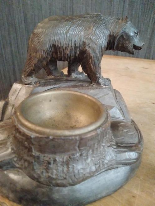 Ours en bois sculpté à la main 'Forêt Noire' avec bol en cui, Antiquités & Art, Antiquités | Bronze & Cuivre, Envoi
