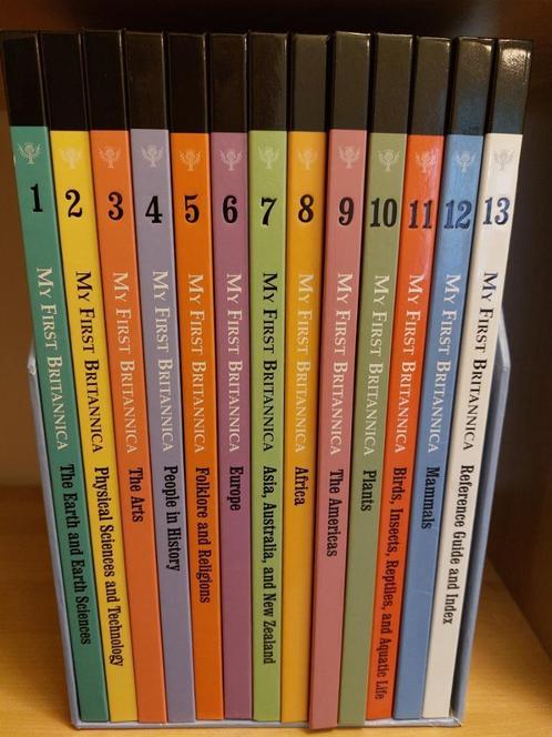 My First Britannica: 13 delen in bewaardoos (Hardcover), Livres, Livres pour enfants | Jeunesse | 10 à 12 ans, Comme neuf, Non-fiction