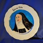 assiette boch avec peinture st rita  artisanal signée boquet, Enlèvement ou Envoi
