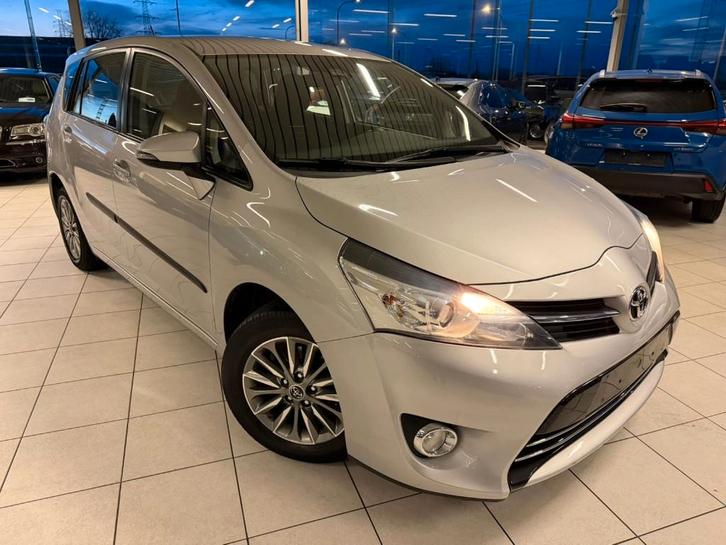 Toyota Verso 7-zits 1.6i 97kW Euro 6b jaar 2017, 96.000km, Auto's, Toyota, Bedrijf, Verso, Achteruitrijcamera, Airconditioning