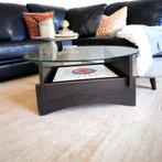 Table basse ronde vintage avec verre, bois et carrelage, Antiquités & Art, Enlèvement ou Envoi