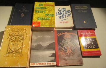8 beaux vieux livres religieux
