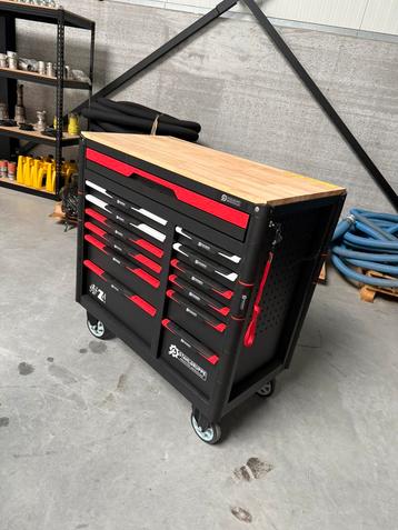 Stahlgruppe SG24 13-laden beschikbaar voor biedingen