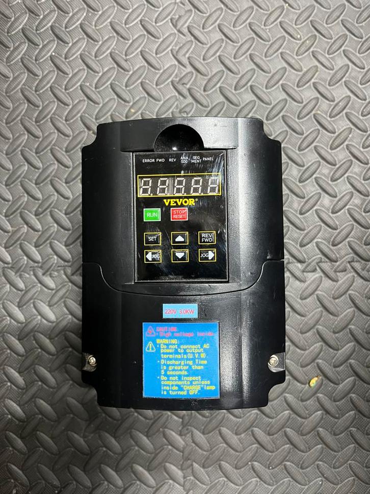 Vevor frequentie omvormer 220v naar 3 fasen 220v, Doe-het-zelf en Bouw, Elektriciteit en Kabels, Gebruikt, Ophalen of Verzenden