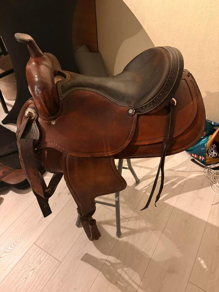 Westernzadel met toebehoren, Dieren en Toebehoren, Paarden en Pony's | Hoofdstellen en Tuigage, Zo goed als nieuw, Ophalen