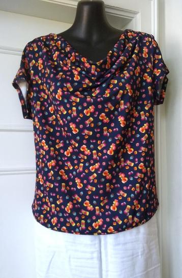 Lucy has a Secret! kleurrijk shirtje met macarons, sz L beschikbaar voor biedingen