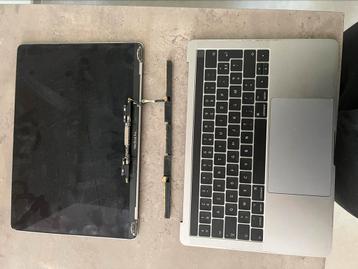 MacBook Pro 13" (Model A1706 - EMC 3163) - Te repareren beschikbaar voor biedingen