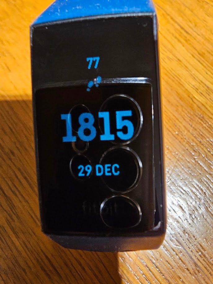 Fitbit charge 3 met stappenteller en app, Handtassen en Accessoires, Sporthorloges, Zo goed als nieuw, Zwart, Afstand, Calorieverbanding