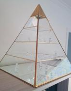 Vitrine pyramide voor verzameling, Ophalen, Zo goed als nieuw