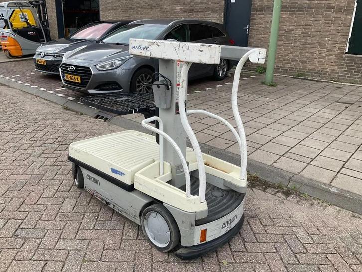 Crown WAV50-84 WERKHOOGTE 2.13METER / HEFTRUCK, Articles professionnels, Machines & Construction | Chariots élévateurs & Transport interne