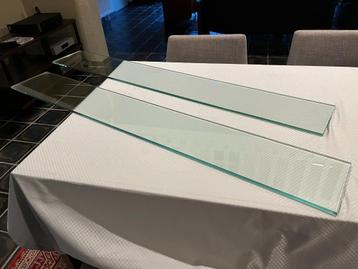 2 glazen schabben - legplank  beschikbaar voor biedingen