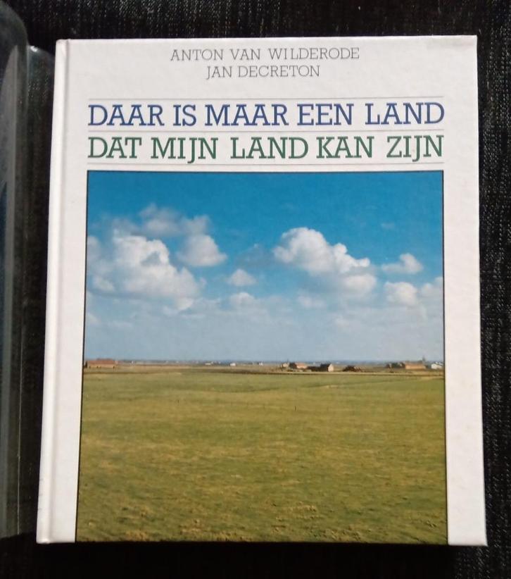 Het sierlijke bestaan van steden, Boeken, Literatuur, Zo goed als nieuw, Ophalen of Verzenden