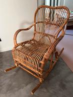 Rotan schommelstoel, Kinderen en Baby's, Kinderkamer | Tafels en Stoelen, Ophalen, Zo goed als nieuw